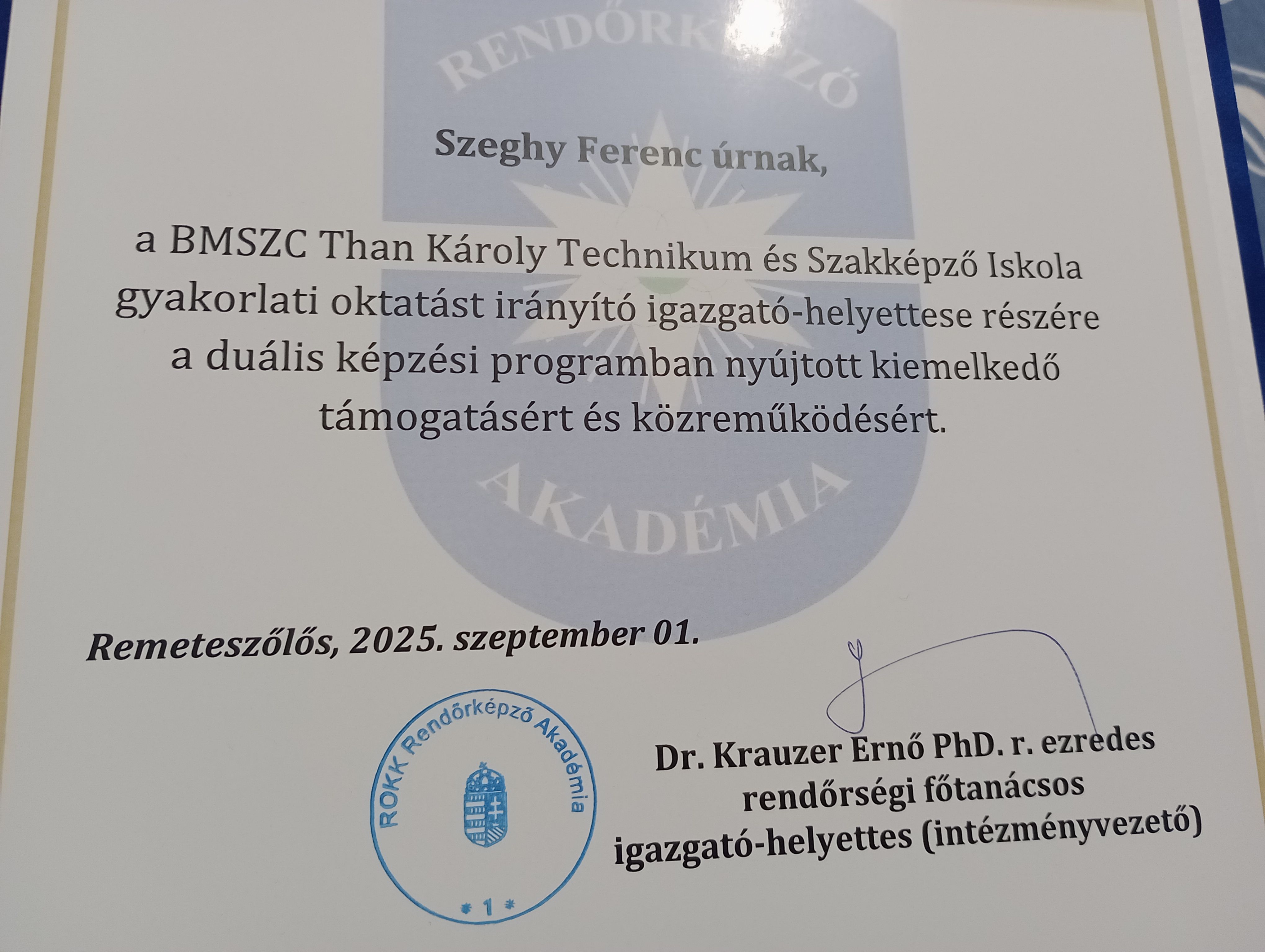 20250909_díj.jpg