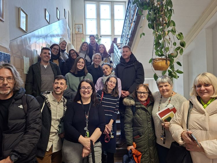 Tenerifei angol oktatók látogatása a Thanban