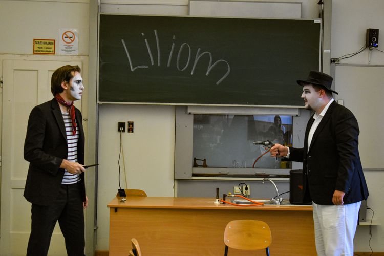 Fergeteges színházi témanap a THAN technikumban!